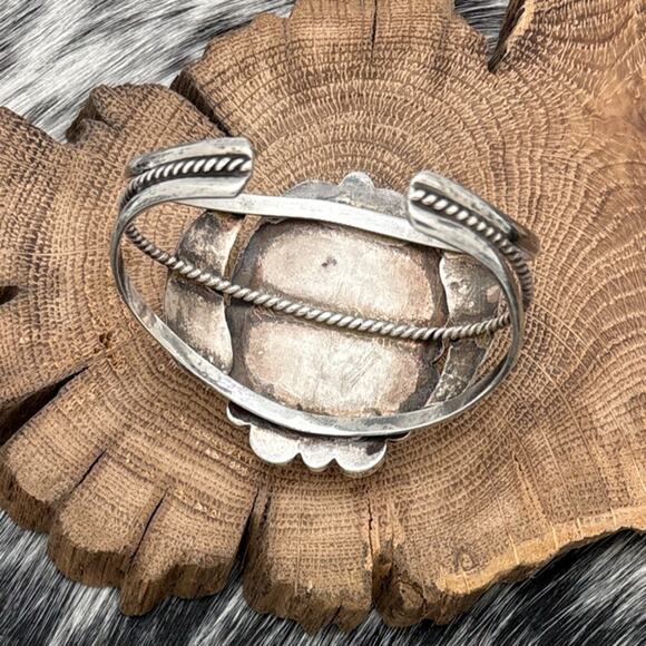 1970s Native American NAVAJO Sterling Turquoise & Coral Cuff Bracelet Leaves - Picture 3 of 4